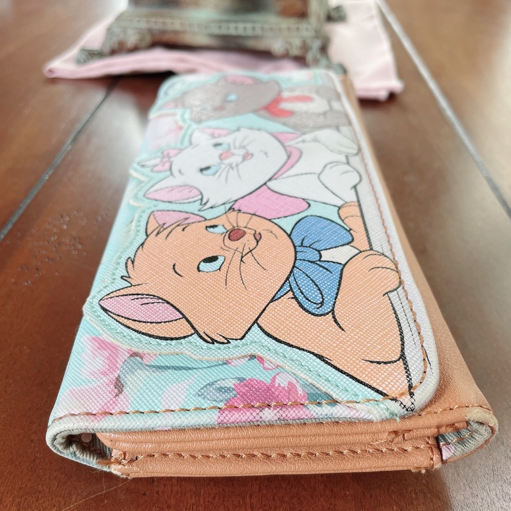 RARE Loungefly Aristocats Wallet. Toulouse, Marie & Berlioz beside each other. - Picture 2 of 6
